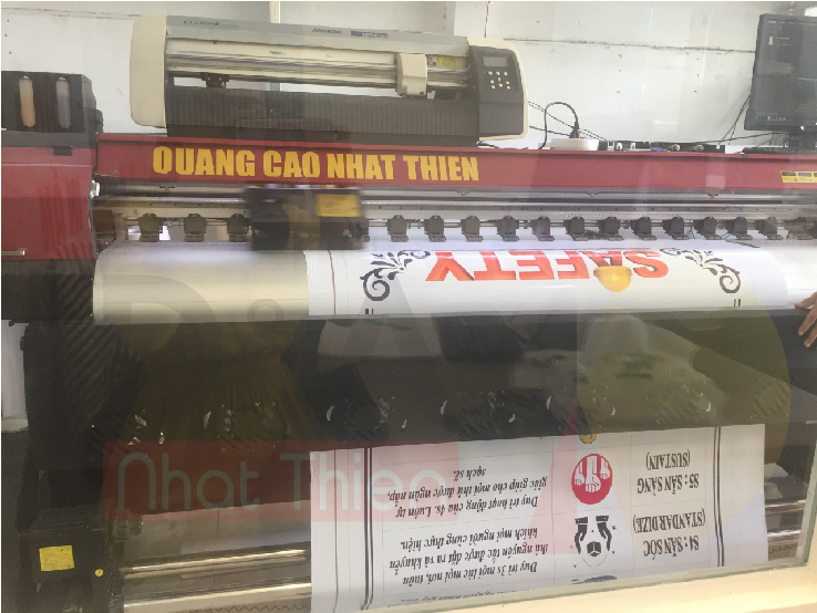 Làm bảng căng bạt, bảng thông tin công ty