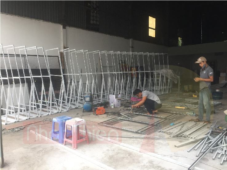 Làm bảng căng bạt, bảng thông tin công ty