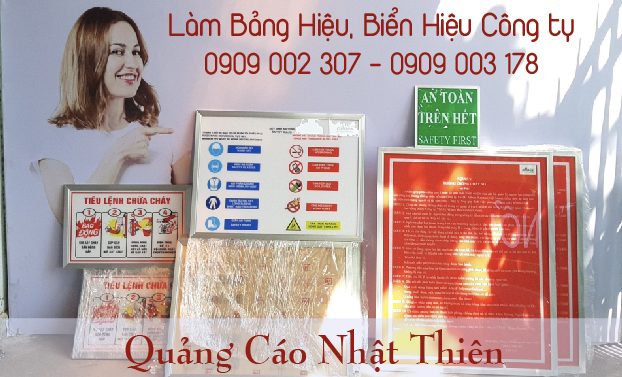 làm bảng mica