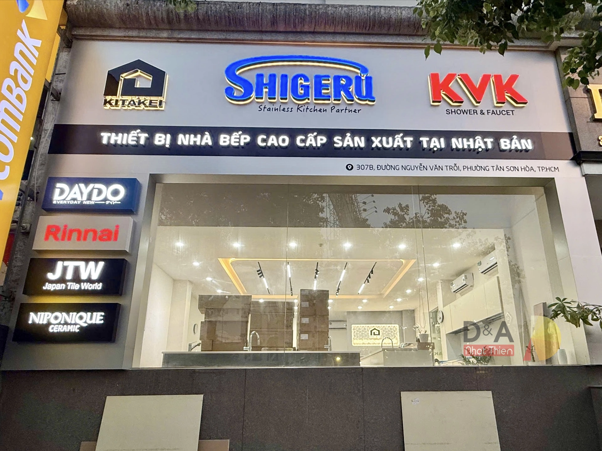 bảng hiệu showroom cao cấp