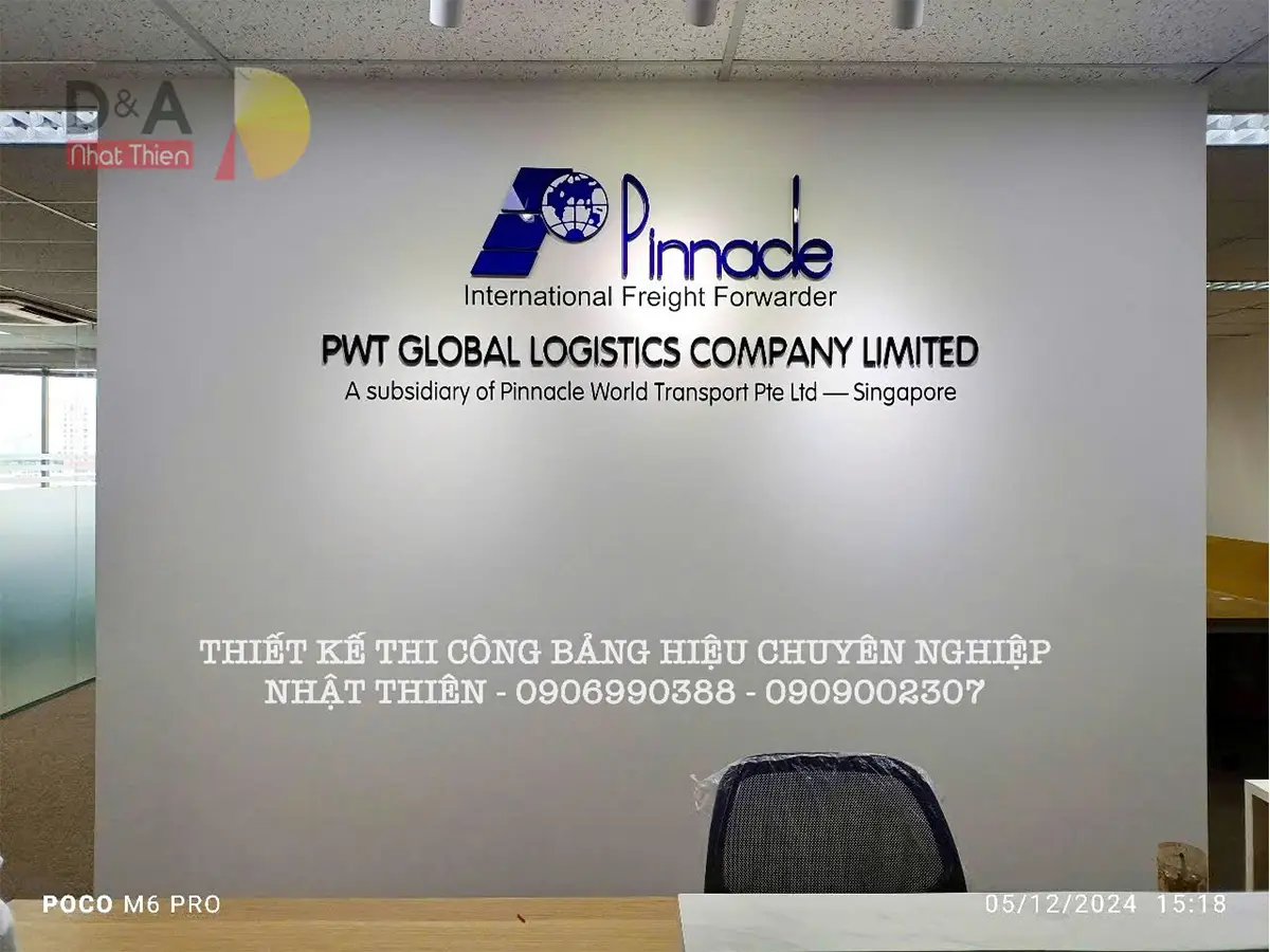 logo mica nổi cho sảnh đón khách công ty taij TPHCM