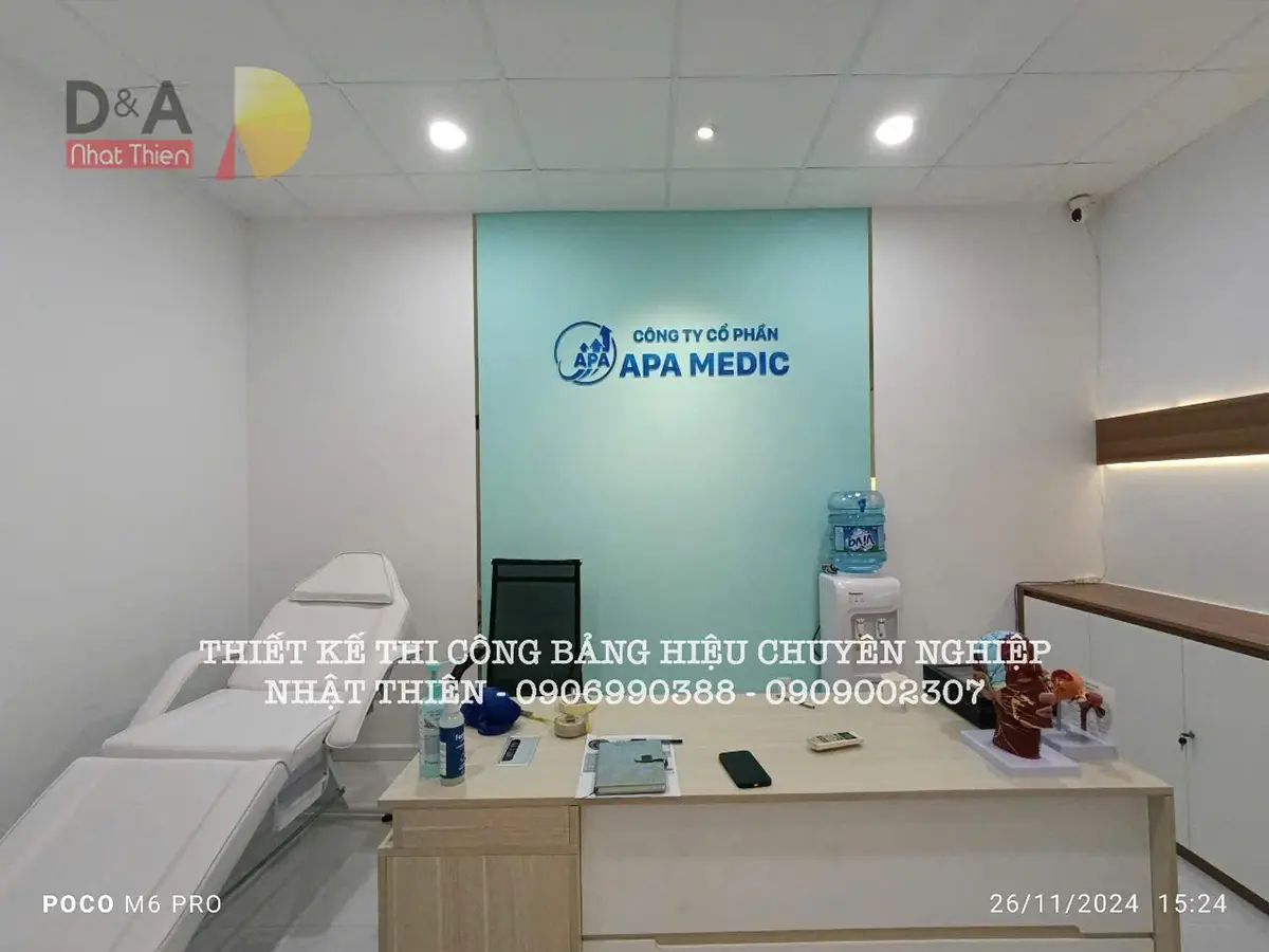 logo trang trí phòng làm việc tại TPHCM
