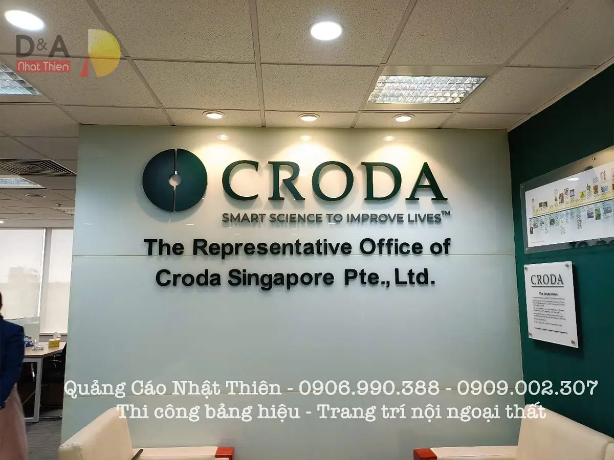 logo mica khu vực tiếp khách cho công ty CRODA tại TPHCM