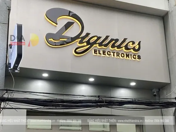 bảng hiệu alu chữ mica nổi cửa hàng điện tử Diginics quận 11