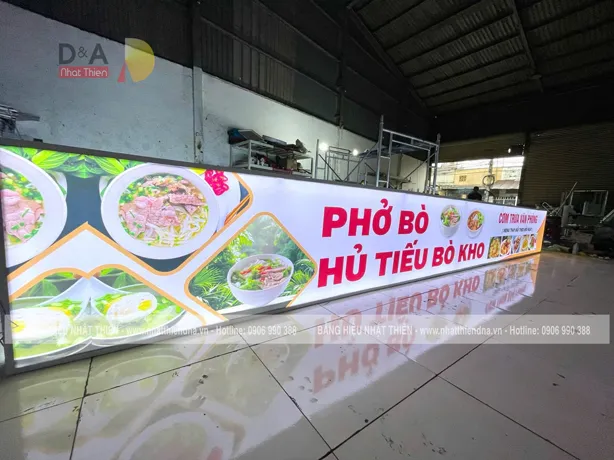 hộp đèn căng bạt quán phở