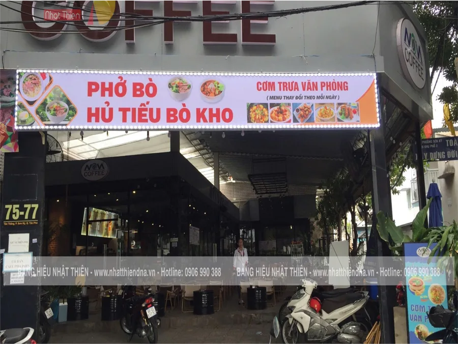 bảng hiệu hộp đèn cho quán phở tphcm