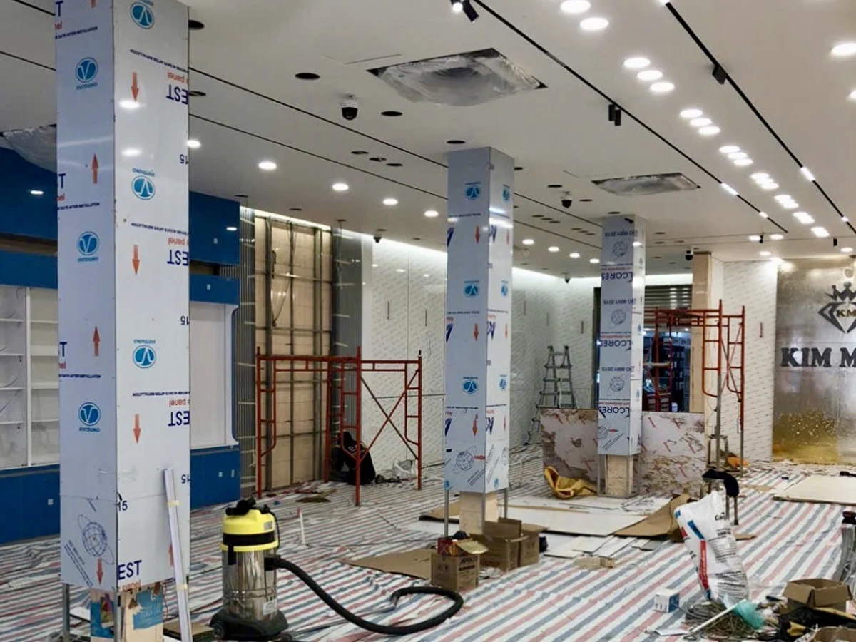 ốp trang trí nội thất cửa hàng
