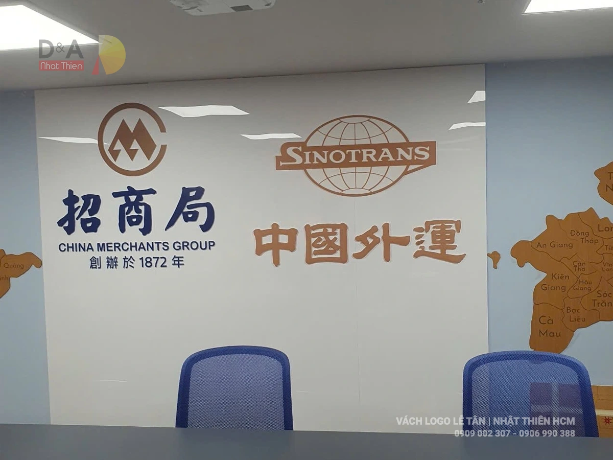 vách logo tấm ốp than tre