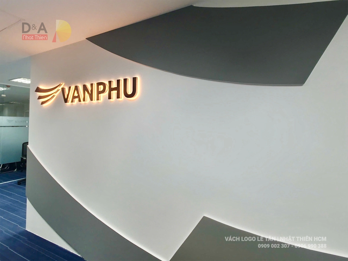 vách logo thạch cao