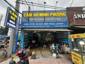 Mặt tiền cửa hàng Minh Phương sau khi nâng cấp bảng hiệu nhận diện thương hiệu.